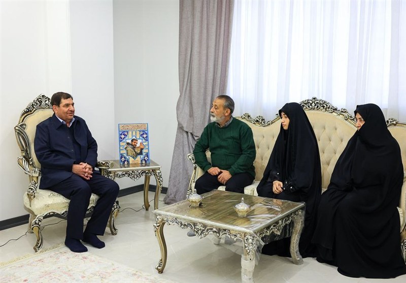 مخبر: خانواده‌های شهدا سرمایه‌های اجتماعی نظام هستند
