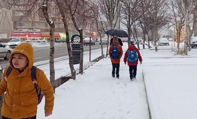 اولین تعطیلی امسال مدارس بهخاطر برف؛ دانشآموزان هشترودی امروز با شاد درس میخوانند / اخبار آذربایجان شرقی - اخبار استانها