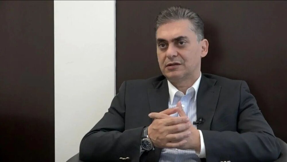 افزایش قیمت دلار و طلا در ایران؛ تحلیل لاهوتی از عوامل داخلی و خارجی / دلار , طلا , بازار ارز , تحریم‌ها , صادرات