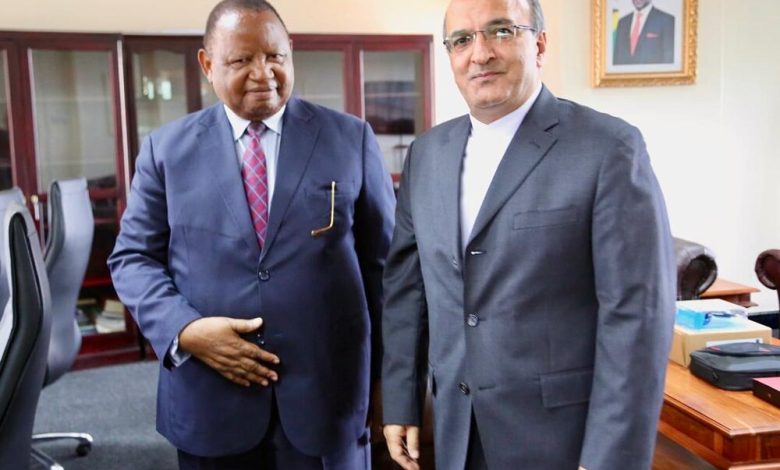 زیمبابوه آماده بازگشایی کارخانه مونتاژ تراکتورهای ایرانی / زیمبابوه , کارخانه تراکتورسازی , همکاری ایران و زیمبابوه , روابط اقتصادی , توسعه فناوری