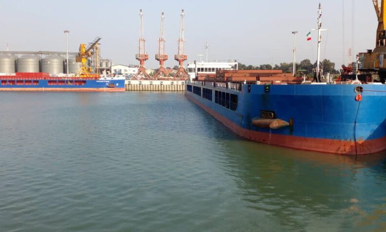 ورود دو کشتی حامل گندم به بندر امیرآباد مازندران / گندم , واردات , مازندران , بندر امیرآباد , امنیت غذایی