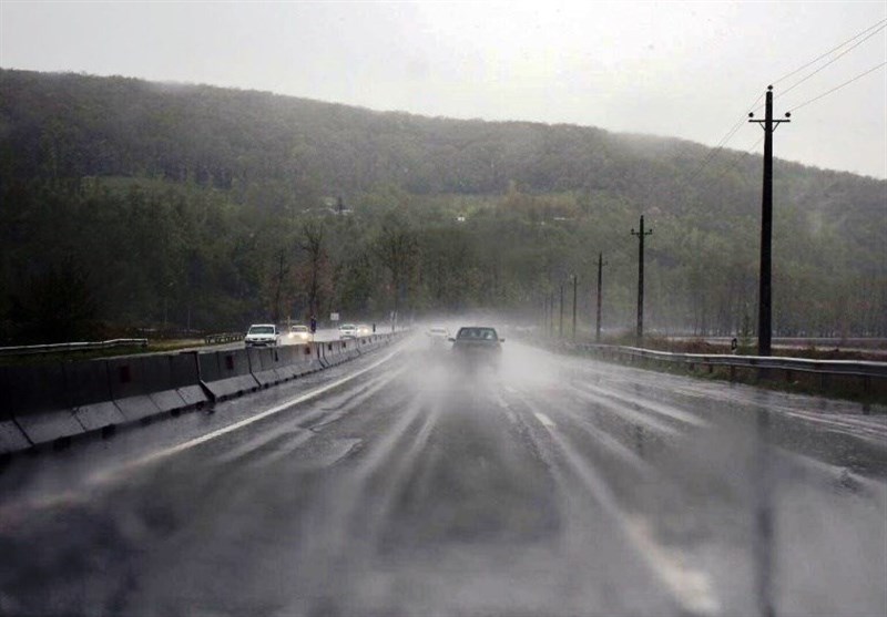 بارش برف در محورهای هراز و کندوان/جاده لغزنده است / اخبار مازندران - اخبار استانها