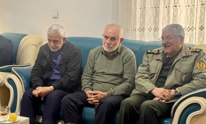 دیدار سردار طلایینیک با خانواده شهید امیرمحمد زمانی / اخبار همدان - اخبار استانها