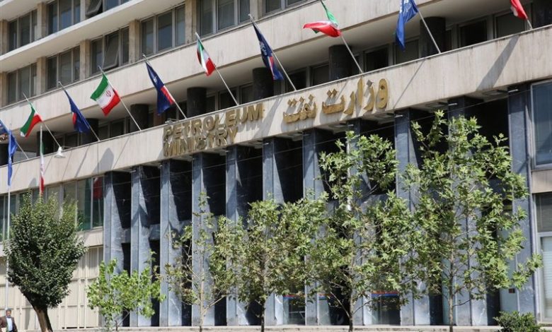 رسیدگی به عدم واریز کامل مابهالتفاوت خوراک نفت به خزانه / اخبار سیاسی روز , اخبار دولت