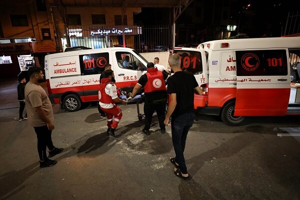 شهادت یک فلسطینی در الخلیل به ضرب گلوله نظامیان صهیونیست / فلسطین، الخلیل، شهادت، صهیونیست، هلال احمر , , , ,