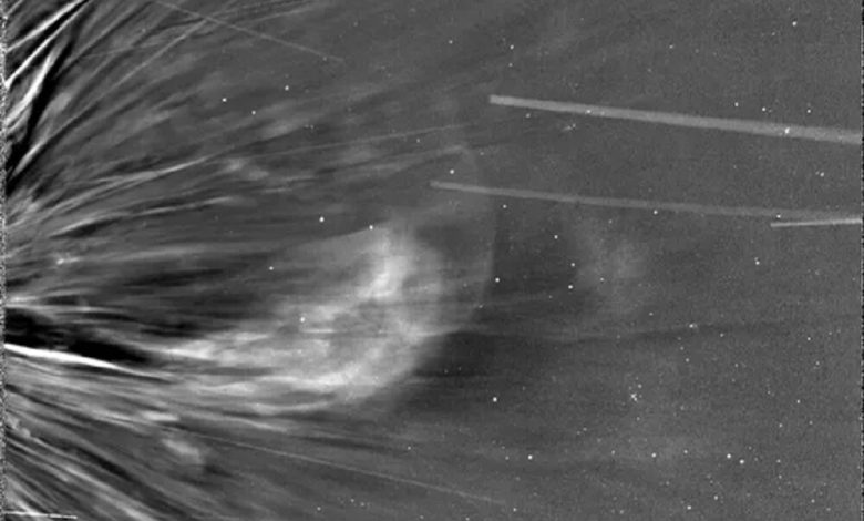 کاوشگر پارکر ناسا لحظه خیرهکننده چرخش باد خورشیدی را ثبت کرد / کاوشگر پارکر , باد خورشیدی , فوران خورشیدی , آبوهوای فضایی , انرژی مغناطیسی