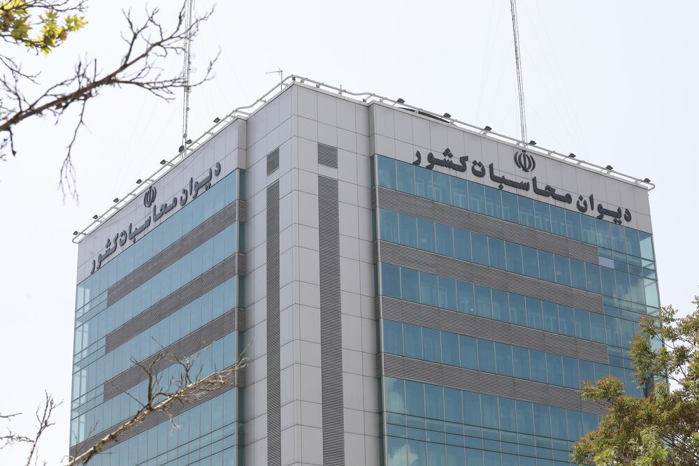 انتقاد دیوان محاسبات از عدم صدور مجوز واردات خودروهای برقی توسط وزارت صمت / دیوان محاسبات , وزارت صمت , واردات خودرو , خودروی برقی , خودروی هیبریدی