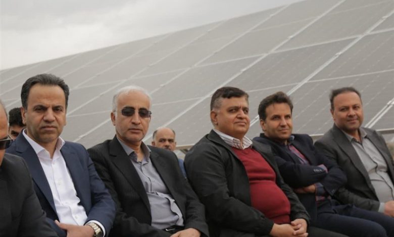 بهرهبرداری همزمان از 12 پروژه نیروگاه خورشیدی در یزد با دستور وزیر کشور / اخبار یزد - اخبار استانها
