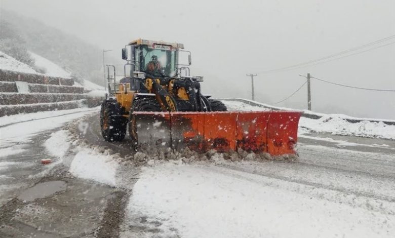 گردنه بیژن به دلیل بارش شدید برف مسدود شد؛ تردد در محور ممنوع است / اخبار کهگیلویه و بویراحمد - اخبار استانها