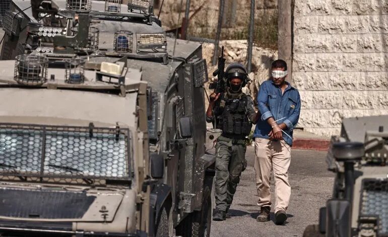 بازداشت گسترده فلسطینیان در کرانه باختری توسط نظامیان صهیونیست / کرانه باختری , بازداشت فلسطینیان , نظامیان صهیونیست , حقوق بشر , فلسطین