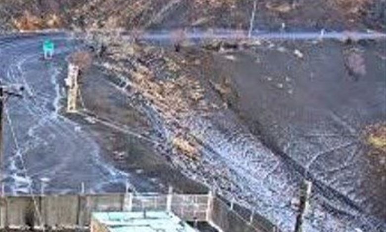 بارش برف پاییزی در استان مرکزی/ جاده های استان مرکزی لغزنده است / اخبار مرکزی - اخبار استانها