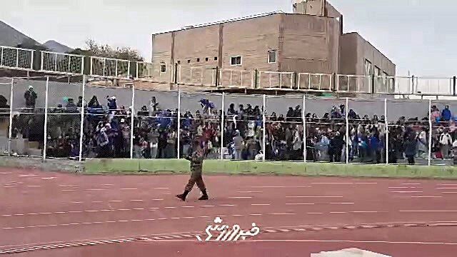 حضور زنان هوادار در ورزشگاه خرم آباد / لیگ برتر , فوتبال ایران , حضور زنان در ورزشگاه , خرم آباد , تماشاگران زن