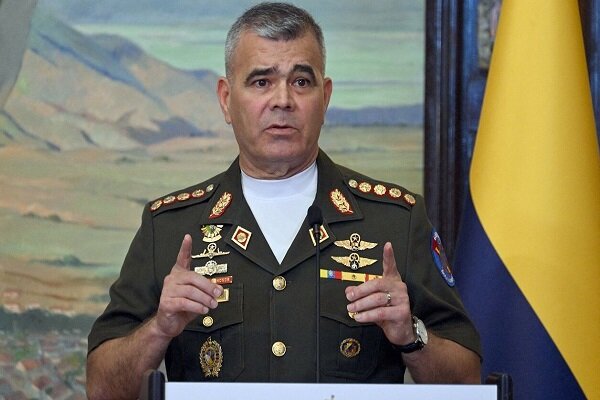 پادرینو لوپز: ارتش ونزوئلا از تهدیدات ترامپ نمیهراسد / ونزوئلا , دونالد ترامپ , تحریم نفتی , ولادمیر پادرینو لوپز , آمریکای لاتین