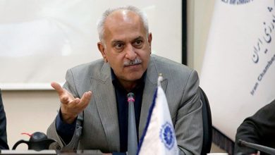 انتقاد اتاق بازرگانی از سیاستهای ارزی؛ کارت بازرگانی متهم نیست / کارت بازرگانی , سیاست ارزی , اتاق بازرگانی , صادرات غیرنفتی , قاچاق کالا