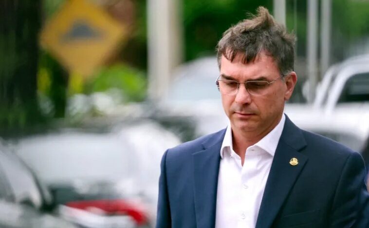 فلاویو بولسونارو، وارث سیاسی پدر شد؛ رقابت با داسیلوا در انتخابات ۲۰۲۶ / برزیل , انتخابات ریاست جمهوری , فلاویو بولسونارو , لولا داسیلوا , ژائیر بولسونارو