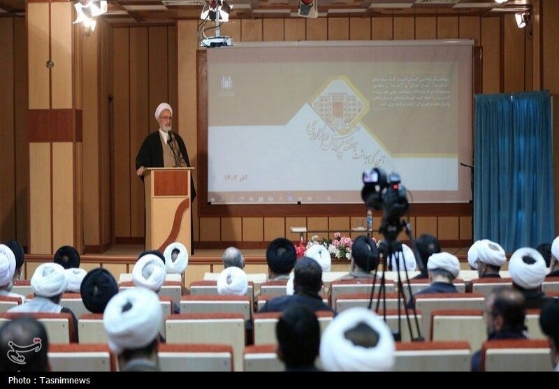 رونمایی از دستاوردهای پژوهشی حوزه تفسیر/ آیتالله جوادیآملی الگوی تمامعیار پژوهش و تولید علم اسلامی / اخبار قم - اخبار استانها