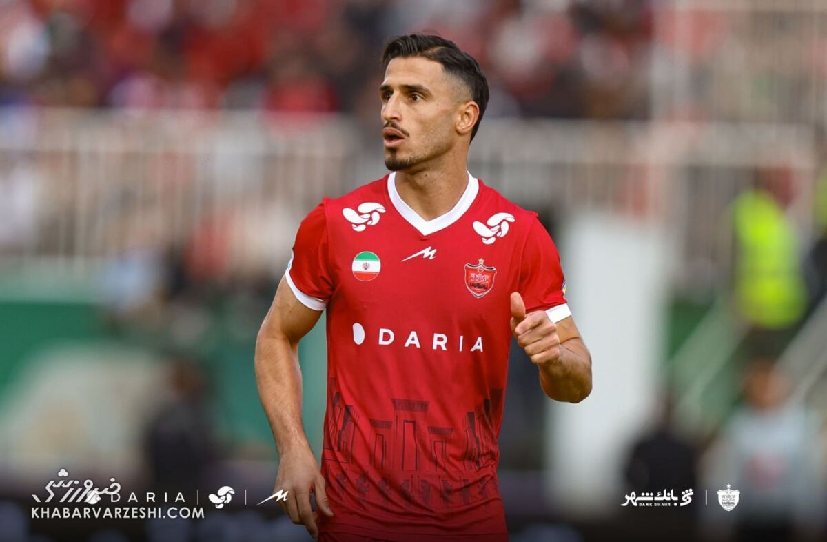 شلیک تماشایی علیپور؛ گل نشد اما زیباترین صحنه تراکتور - پرسپولیس بود / علی علیپور , پرسپولیس , تراکتور , لیگ برتر , زیباترین صحنه