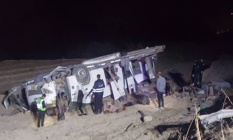 سقوط اتوبوس از ارتفاع 5 متری در دنا؛ 13 نفر مصدوم شدند / اخبار کهگیلویه و بویراحمد - اخبار استانها