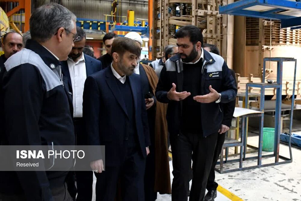 تأکید عضو مجمع تشخیص مصلحت نظام بر توسعه خودروهای برقی با تکیه بر توان داخلی / خودرو برقی , تولید داخلی , مجمع تشخیص مصلحت نظام , زنجان , اقتصاد مقاومتی