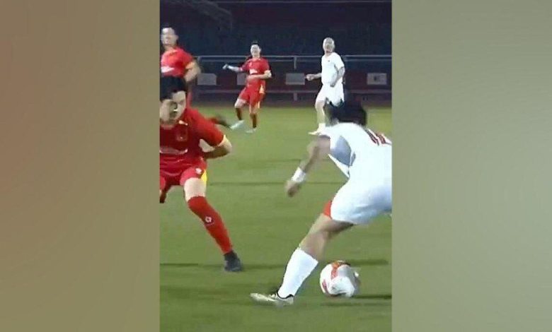 رقص جالب بازیکن ویتنامی خبرساز شد / بازیکن ویتنامی , رقص , فوتبال ویتنام , حرکت عجیب , فضای مجازی