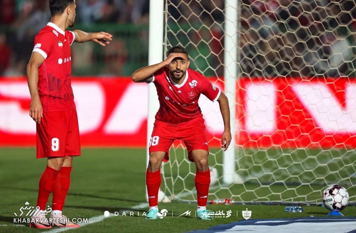 ترفند کاظمیان برای گمراهی نیازمند در پنالتیها؛ ستاره پرسپولیس مدیر آینده فوتبال ایران؟ / پرسپولیس , محمد امین کاظمیان , پیام نیازمند , تراکتور , ضربات پنالتی