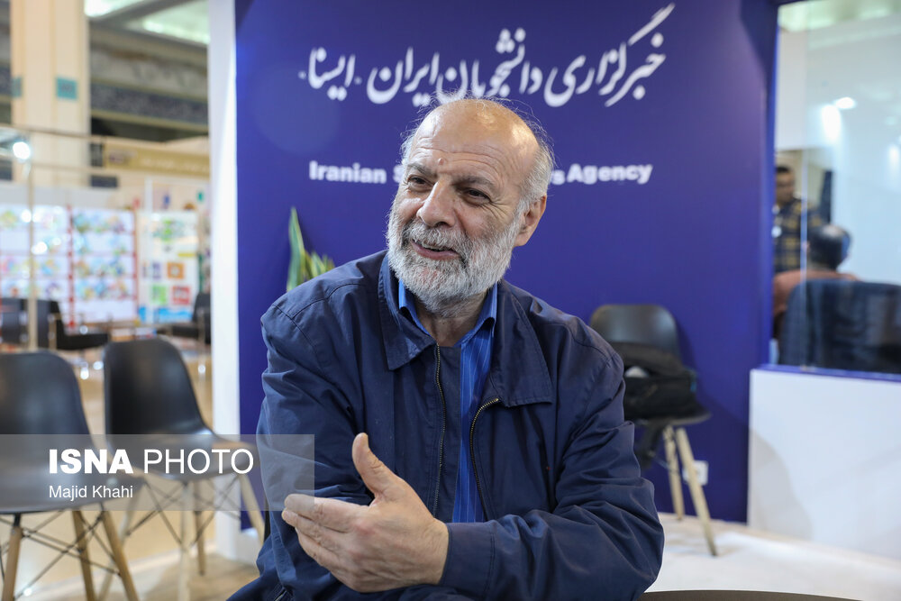 دبیرکل خانه کارگر خواستار حذف تأثیر نرخ دلار از دستمزد کارگران شد / دستمزد کارگران , تورم , خانه کارگر , نرخ دلار , روابط کار