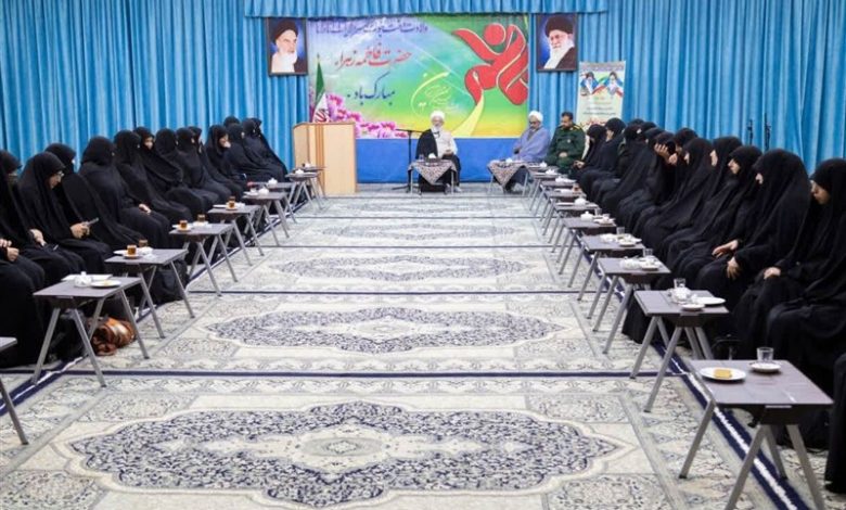 بانوان با الگوگیری از حضرت زهرا(س) نسل آینده را تربیت کنند / اخبار یزد - اخبار استانها