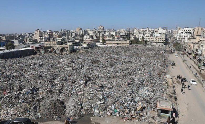 هشدار نسبت به فاجعه زیست‌محیطی در غزه؛ انباشت گسترده زباله / غزه , فاجعه زیست‌محیطی , انباشت زباله , بحران انسانی ,