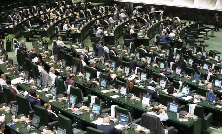 انتقاد نمایندگان مجلس از گرانی، قوه قضائیه و فرمانده سپاه تهران / مجلس , تذکر نمایندگان , گرانی , قوه قضائیه , ایران خودرو