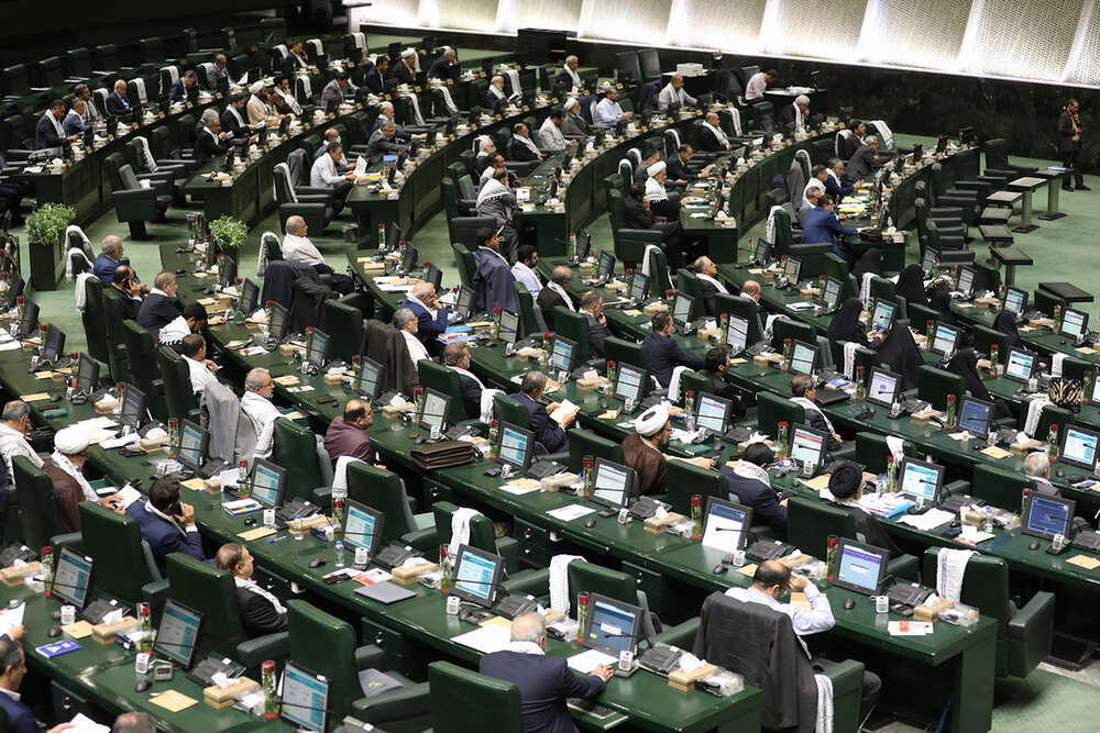 انتقاد نمایندگان مجلس از گرانی، قوه قضائیه و فرمانده سپاه تهران / مجلس , تذکر نمایندگان , گرانی , قوه قضائیه , ایران خودرو