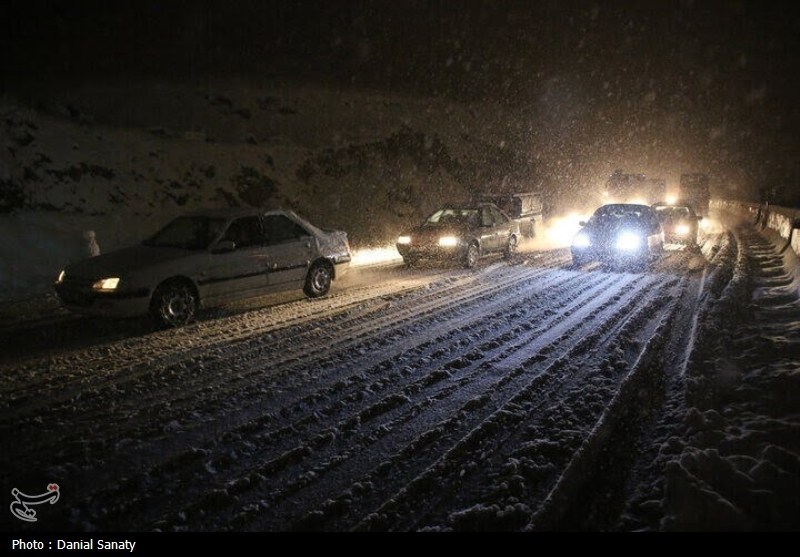 عملیات برف روبی در محورهای خراسان رضوی/انسداد چند جاده مواصلاتی / اخبار خراسان رضوی - اخبار استانها