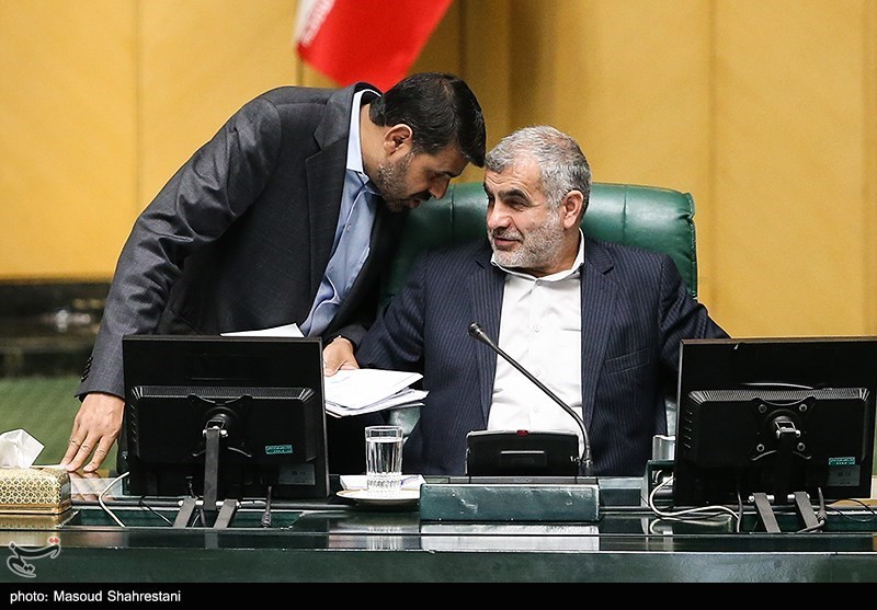 نیکزاد: جلسه صحن به‌جای یکشنبه، دوشنبه برگزار می‌شود / اخبار سیاسی روز , اخبار مجلس