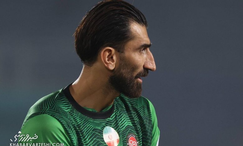 انتقاد بیرانوند از وضعیت ورزشگاه یادگار امام: تراکتور با این شرایط مدعی قهرمانی نیست / علیرضا بیرانوند , تراکتور , لیگ برتر , ورزشگاه یادگار امام , خداداد عزیزی