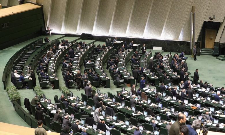 تذکر نمایندگان مجلس درباره گرانی کالاها و مشکلات معیشتی / مجلس , تذکر , گرانی , معیشت , نمایندگان