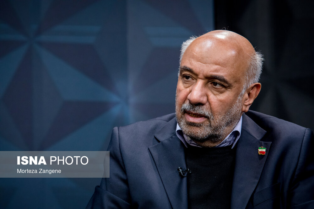 وزیر کار از بررسی افزایش حقوق کارگران در نشست ۸ دی خبر داد / وزیر کار , افزایش حقوق , دستمزد کارگران , شورای عالی کار , سبد معیشت