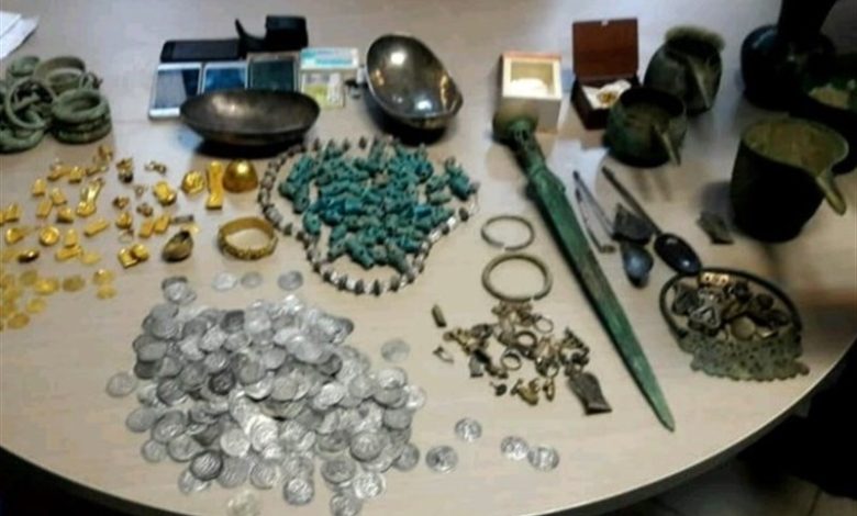 کشف اشیای تاریخی در بانه/باند قاچاقچیان بازداشت شدند / اخبار کردستان - اخبار استانها
