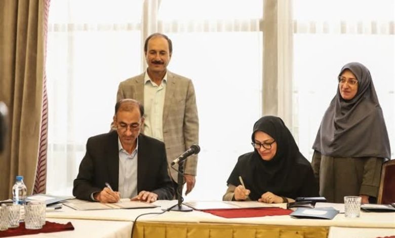 امضای تفاهم‌نامه محیط زیست فارس و یزد برای حفاظت از زیستگاه‌های مشترک / اخبار فارس - اخبار استانها