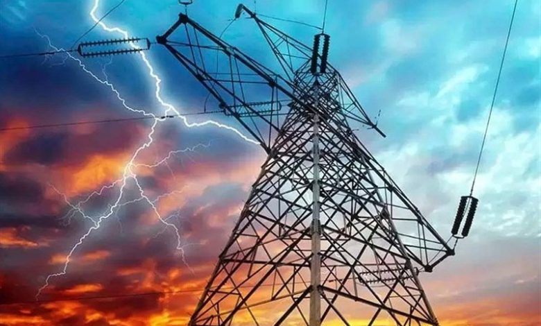 خدمترسانی 25 اکیپ عملیاتی توزیع برق در شرایط بارانی قشم / اخبار جزایر خلیج فارس - اخبار استانها