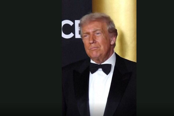 ترامپ از زلنسکی ناامید شد: رئیس جمهور اوکراین طرح صلح آمریکا را نخوانده است / دونالد ترامپ , ولودیمیر زلنسکی , طرح صلح , اوکراین , آمریکا