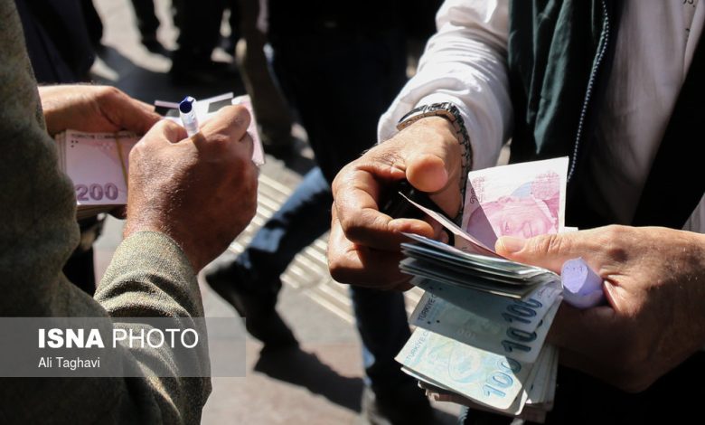 تلاطم در بازار ارز؛ اختلاف ۲۰۰۰ تومانی نرخ خرید و فروش دلار در بازار / بازار ارز , نرخ دلار , نرخ یورو , بازار طلا , نوسانات ارزی