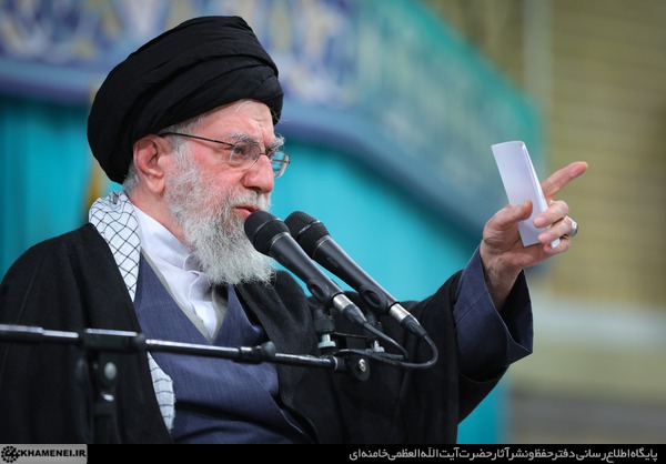 امام خامنه ای: رئیس‌جمهور آمریکا مجرم است/ملت ایران کمر فتنه را شکست/ مجرمین را رها نمی کنیم+ فیلم کامل