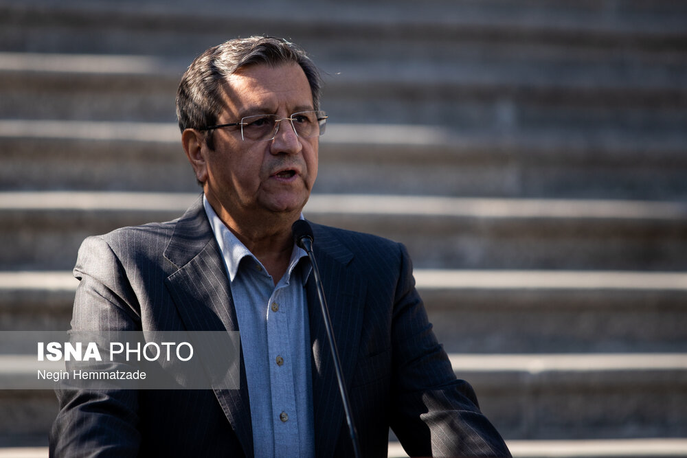 همتی: نتایج مثبت یکپارچهسازی نرخ ارز بهتدریج آشکار میشود / نرخ ارز , بانک مرکزی , اقتصاد ایران , سیاست ارزی , مجمع کارآفرینان