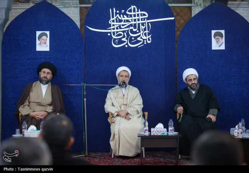 رهبری، هدف اصلی دشمن است/مداحان وظیفه تبیین دارند / اخبار قزوین - اخبار استانها