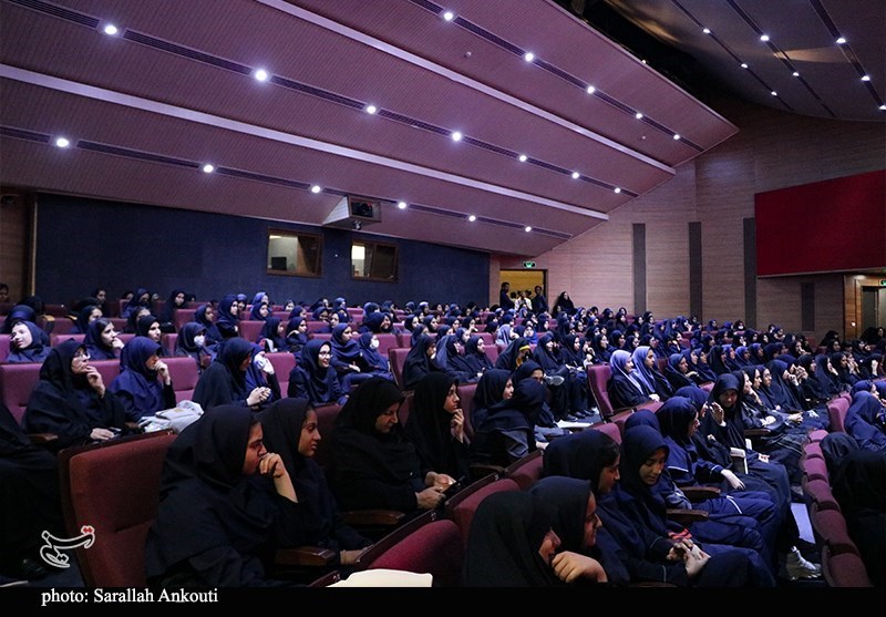 تجلیل از دانشآموزان نخبه سمنان در ویژه برنامه روز جوان / اخبار سمنان - اخبار استانها