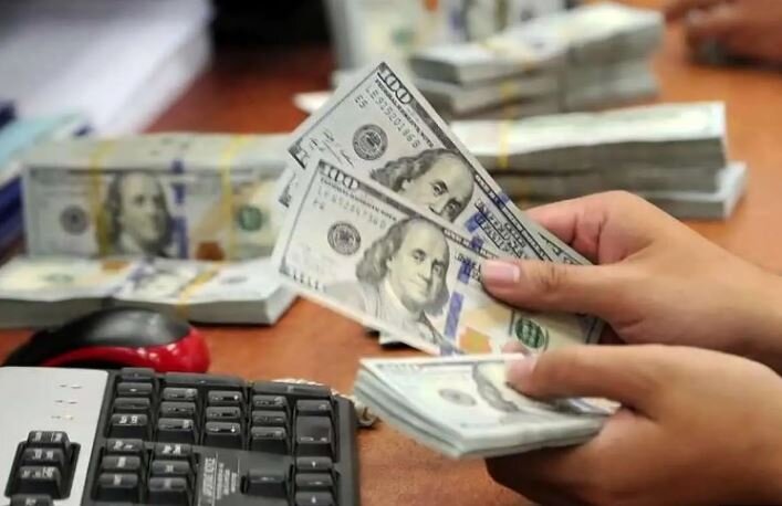نوسان قیمت خودرو متاثر از سیاست گذشته و ارز چند نرخی بود / , , , ,
