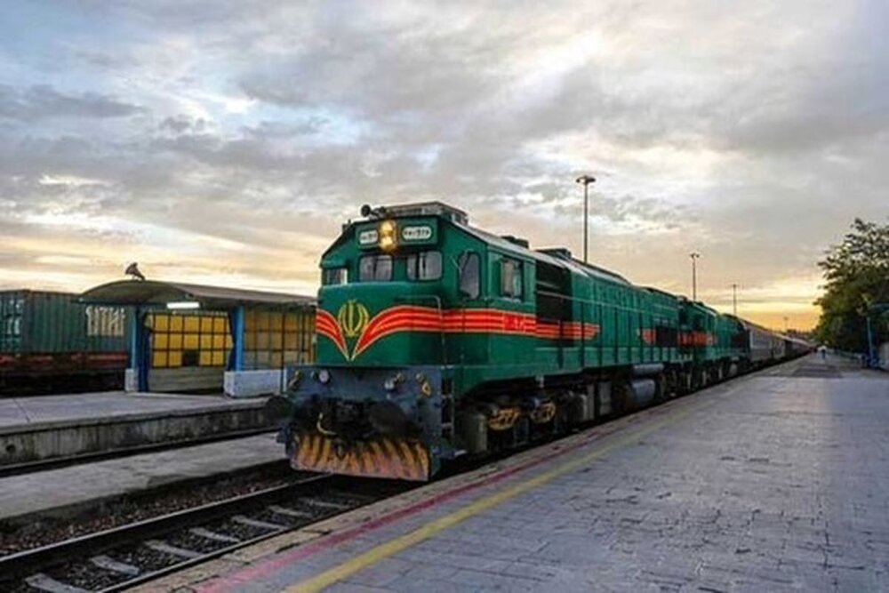 پیش‌فروش بلیت قطارهای مسافری بهمن‌ماه آغاز شد / , , , ,