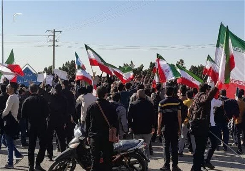 اجتماع دانشجویان انقلابی مشهد؛ ‌ناکامی دانشجونماها در سنگ‌پرانی+فیلم / اخبار خراسان رضوی - اخبار استانها