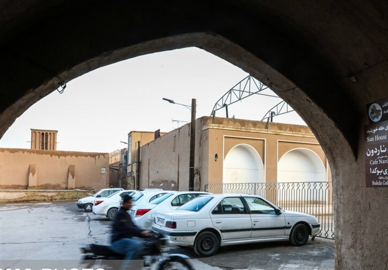 کمبود پارکینگ در بافت تاریخی یزد به مطالبه جدی شهروندان تبدیل شده است / اخبار یزد - اخبار استانها