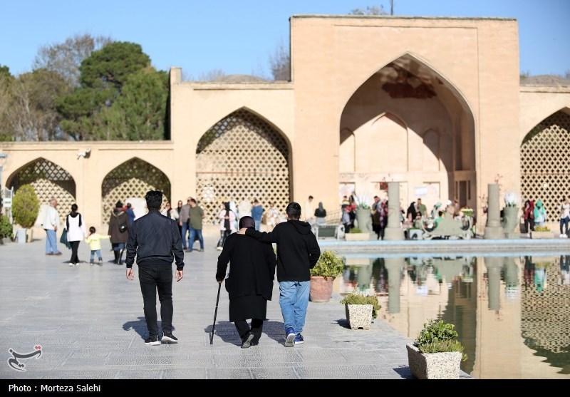بهمناسبت دهه فجر خدمات مجمومههای گردشگری و تفریحی اصفهان نیمبها شد / اخبار اصفهان - اخبار استانها