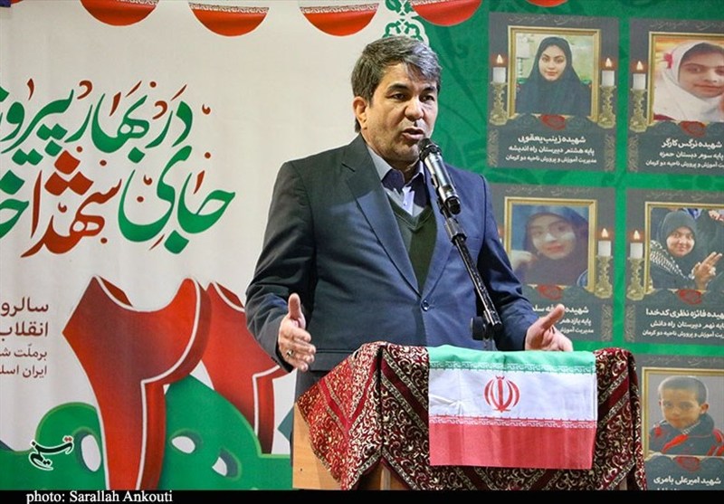 راه حل بسیاری از مشکلات جستجو در متن آرمان‌های انقلاب است / اخبار کرمان - اخبار استانها